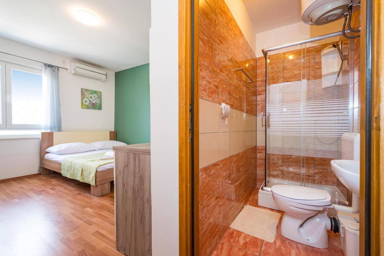 Studio And Rooms Zadar City Wall Екстер'єр фото