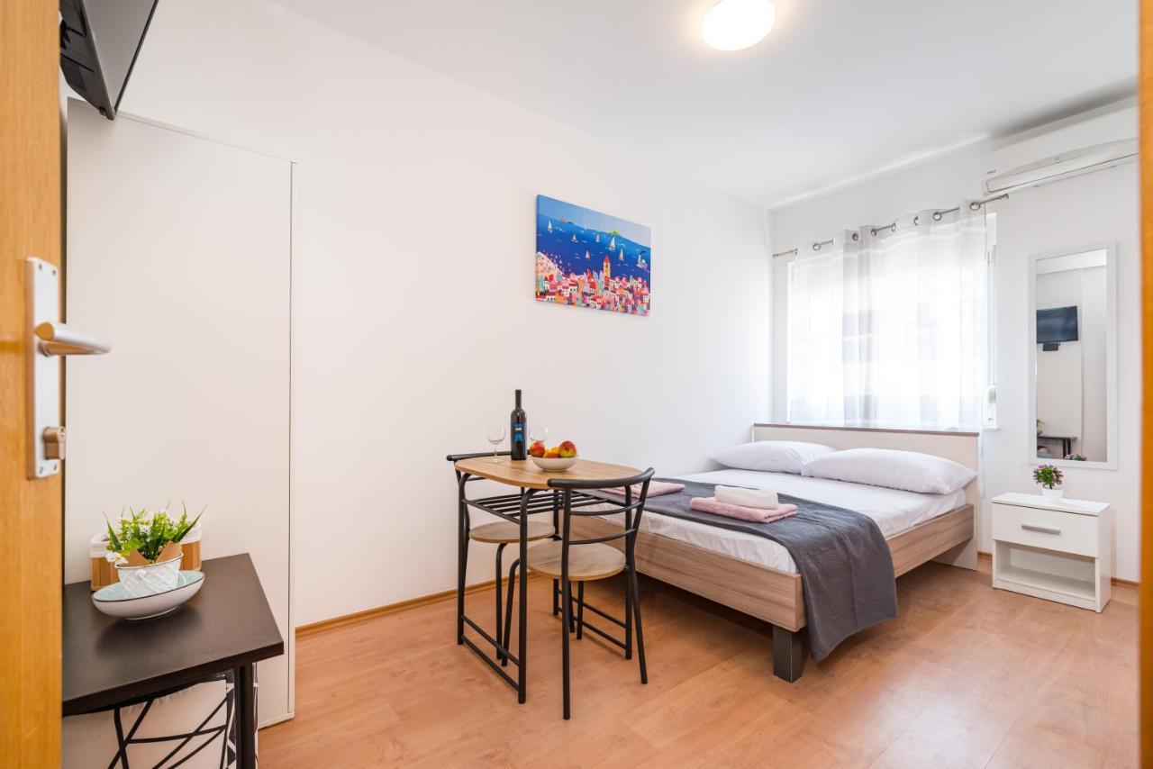Studio And Rooms Zadar City Wall Екстер'єр фото