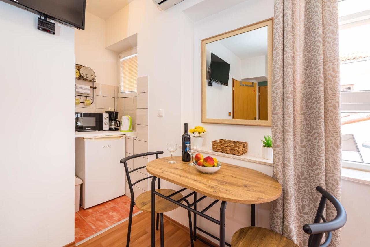 Studio And Rooms Zadar City Wall Екстер'єр фото