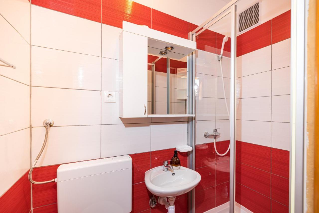 Studio And Rooms Zadar City Wall Екстер'єр фото
