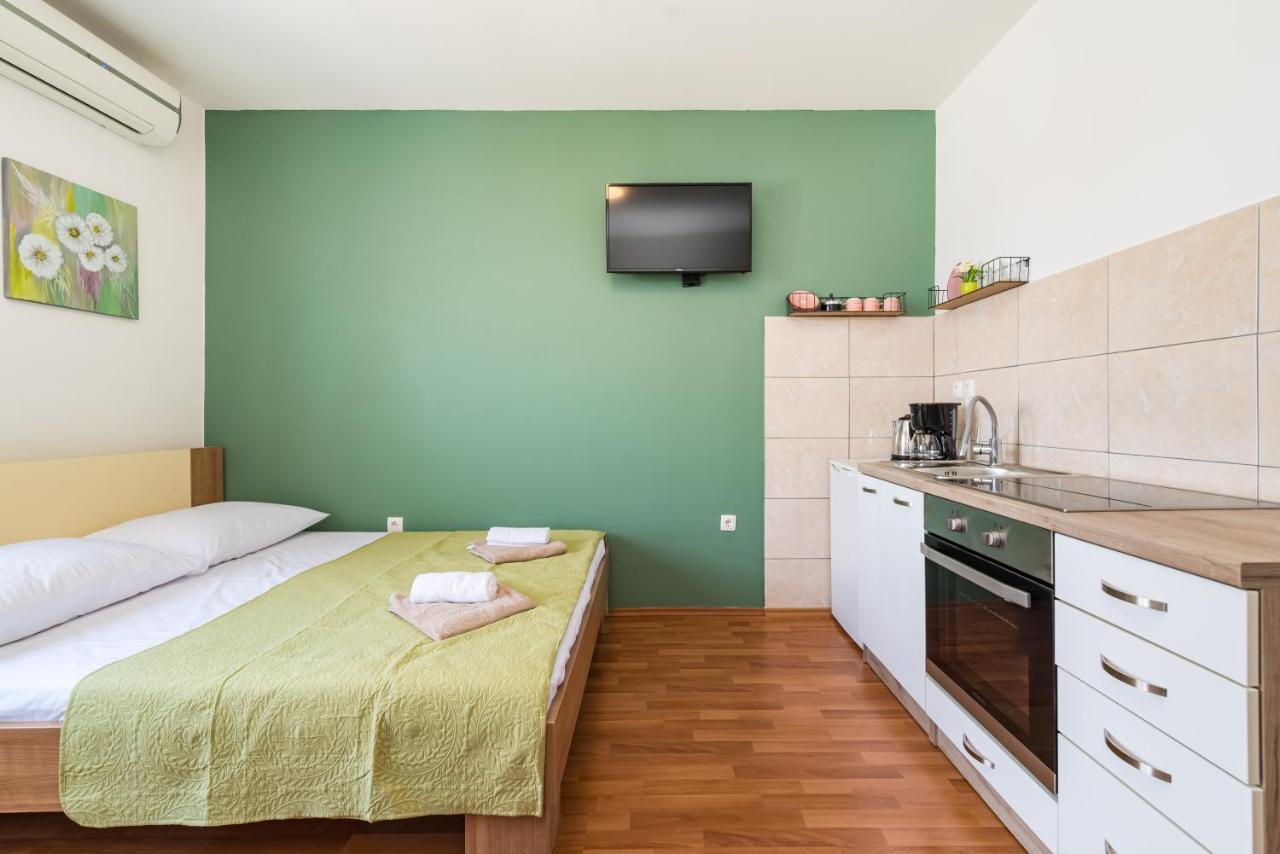 Studio And Rooms Zadar City Wall Екстер'єр фото